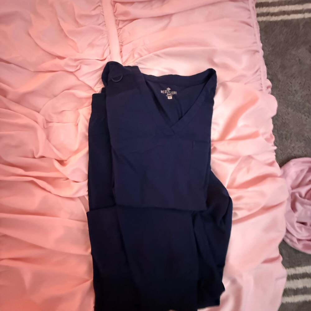 Med couture navy scrub set. M top L jogger bottom